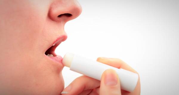 8 روش درمان خشکی پوست اطراف دهان