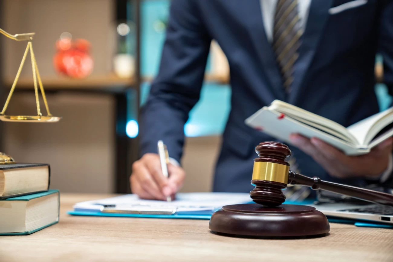 تفاوت وکیل پایه یک با وکیل پایه دو چیست؟